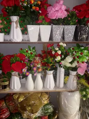 Too Quality Artificial Grass and Flowers 