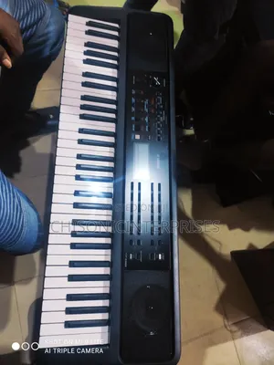 Yamaha PSR E383
