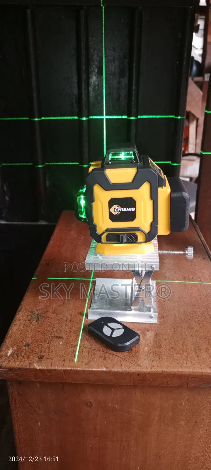 16 Lines Green Light Laser Level With Remote Control