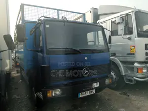 Mercedes Truck 814 Blue