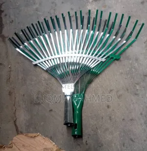 Sweeping Rake With Wooden Handle