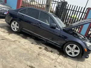 Mercedes-Benz C300 Luxury 4Matic Sedan AWD (3.0L 6cyl 7A) 2011 Blue