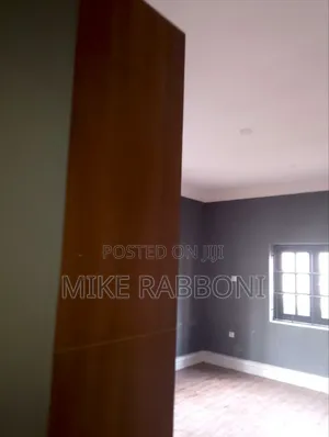 5bdrm Duplex in G. R. A, Enugu for rent