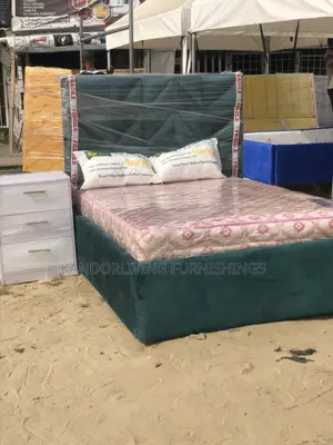 Luxury Pattern Bed Frame With Mattress/Pillows