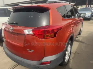 Toyota RAV4 2015 Orange