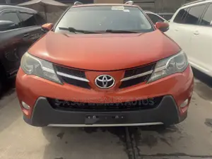 Toyota RAV4 2015 Orange