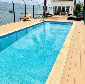 Grand Pool Installation