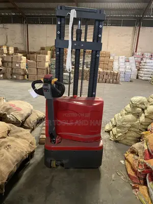 Electric Walkie Pallet Stacker/Forklift 1.5ton Lifting 3mtr