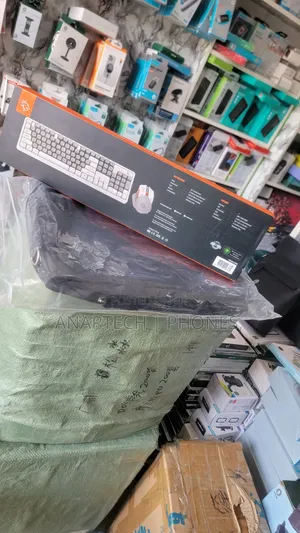 Gaming Design Wireless Keyboard Mouse Set Plug and Play, Ara