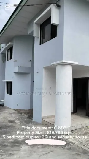 10bdrm Duplex in Cocaine Estate , Off for sale