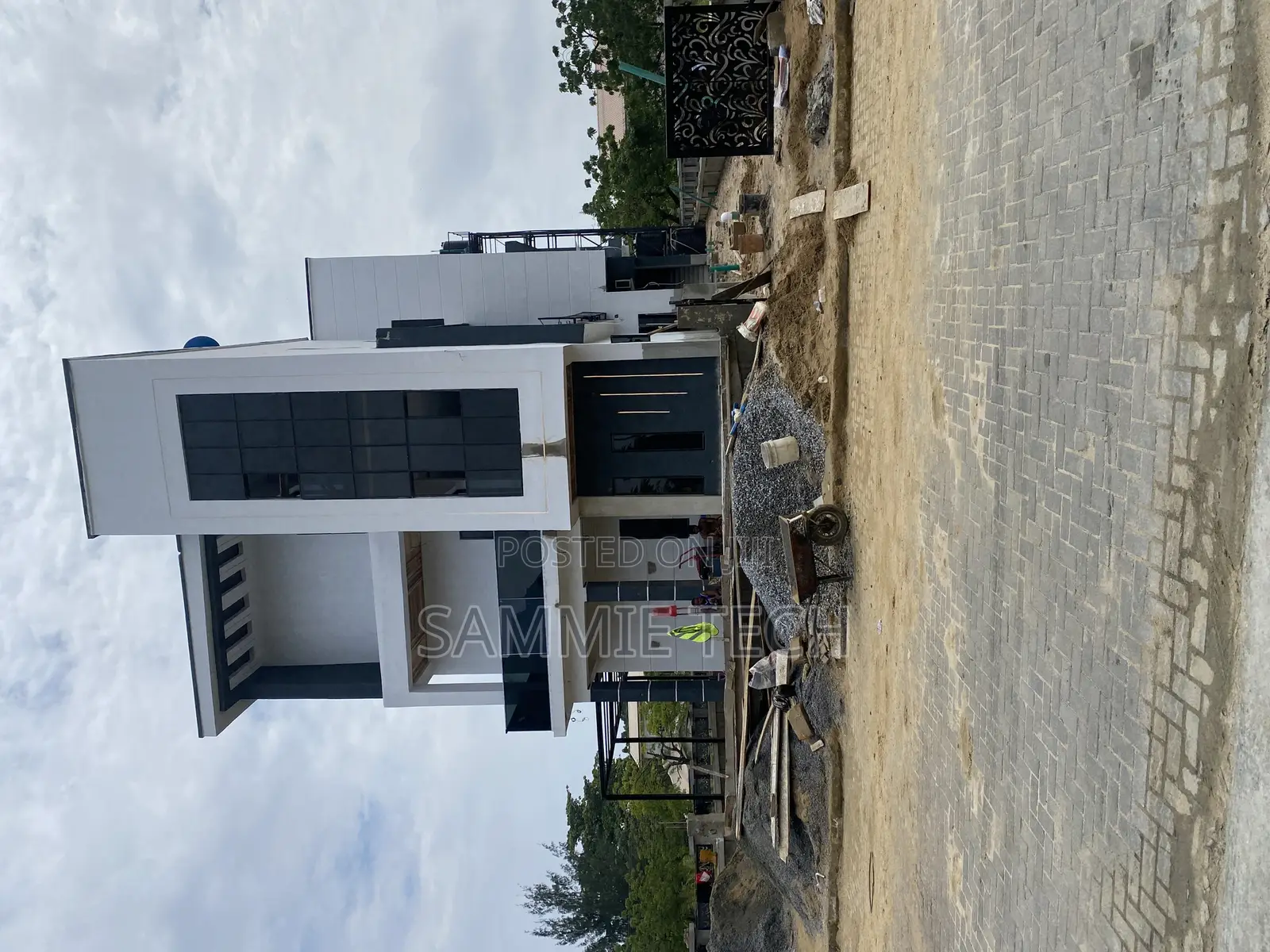 Frameless Curtain Wall