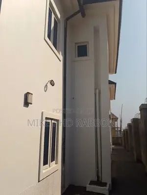 3bdrm Block of Flats in Thinkers Corner, Enugu for rent