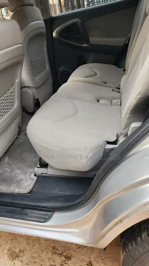 Toyota RAV4 Limited AWD (2.5L 4cyl 6A) 2013 Silver