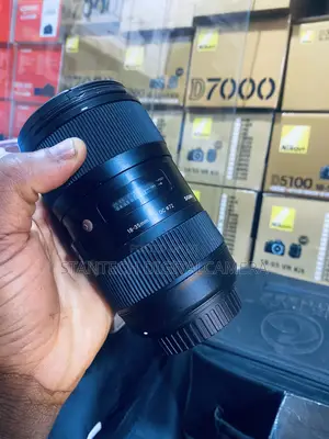 Sigma Art for Canon 18-35mm 1:1.8dc Lens
