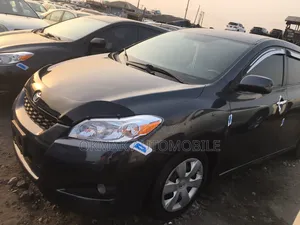 Toyota Matrix Hatchback FWD (1.8L 4cyl 5M) 2010 Gray