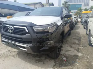 New Toyota Hilux 2024 Black