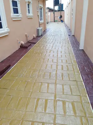Sealant Wine And Yellow Paint Xylene