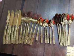 Cutlery Set: Spoons, Forks, Tea Spoons Knives. (24 Pieces)