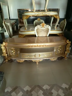 Royal Tv Stand