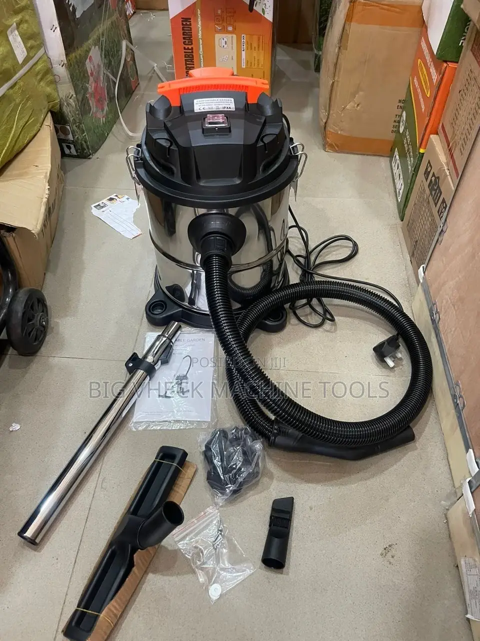 Comfortable Garden 20L Vacuum Cleaner