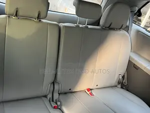 Toyota Sienna 2015 Red