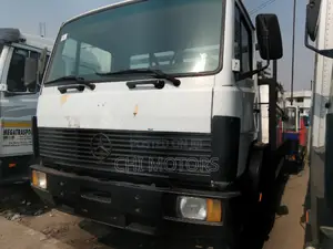 Mercedes Truck 814 White Back