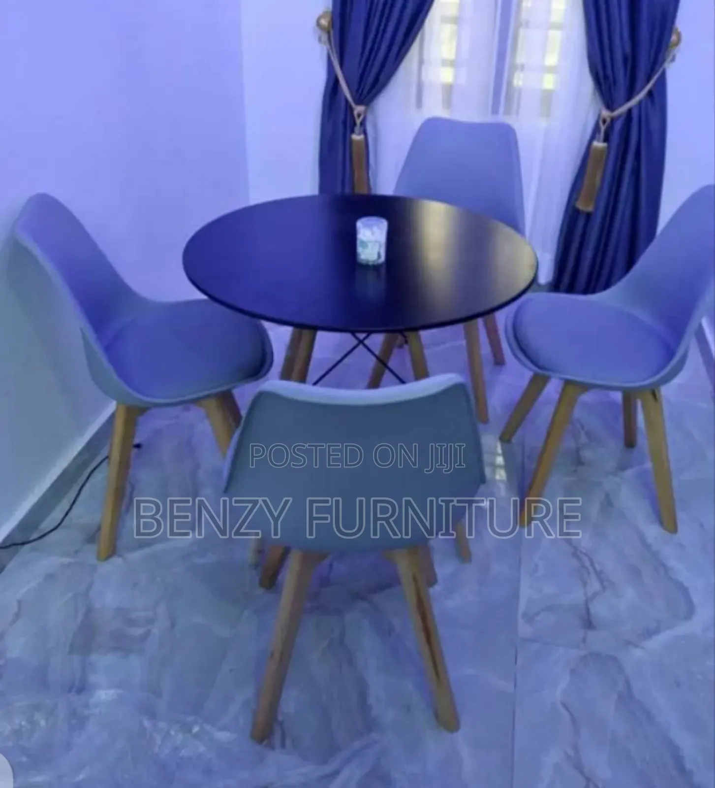 Dinning Table With Chairs