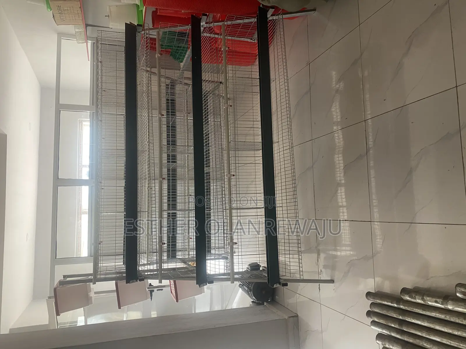 96 Capacity Layers Cage