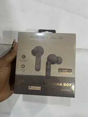 Photo - Oraimo Freepods 4 Burnaboy