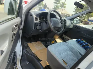 Toyota HiAce 2004 Grey