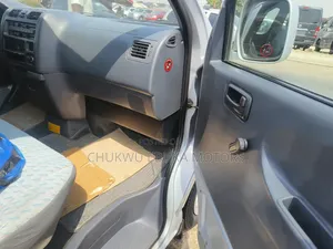 Toyota HiAce 2004 Grey