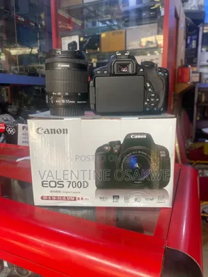 CANON 700D With Lens 18-55mm