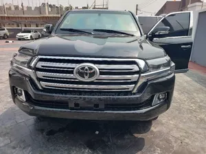 Photo - Toyota Land Cruiser 4.5 V8 VXR 2017 Black