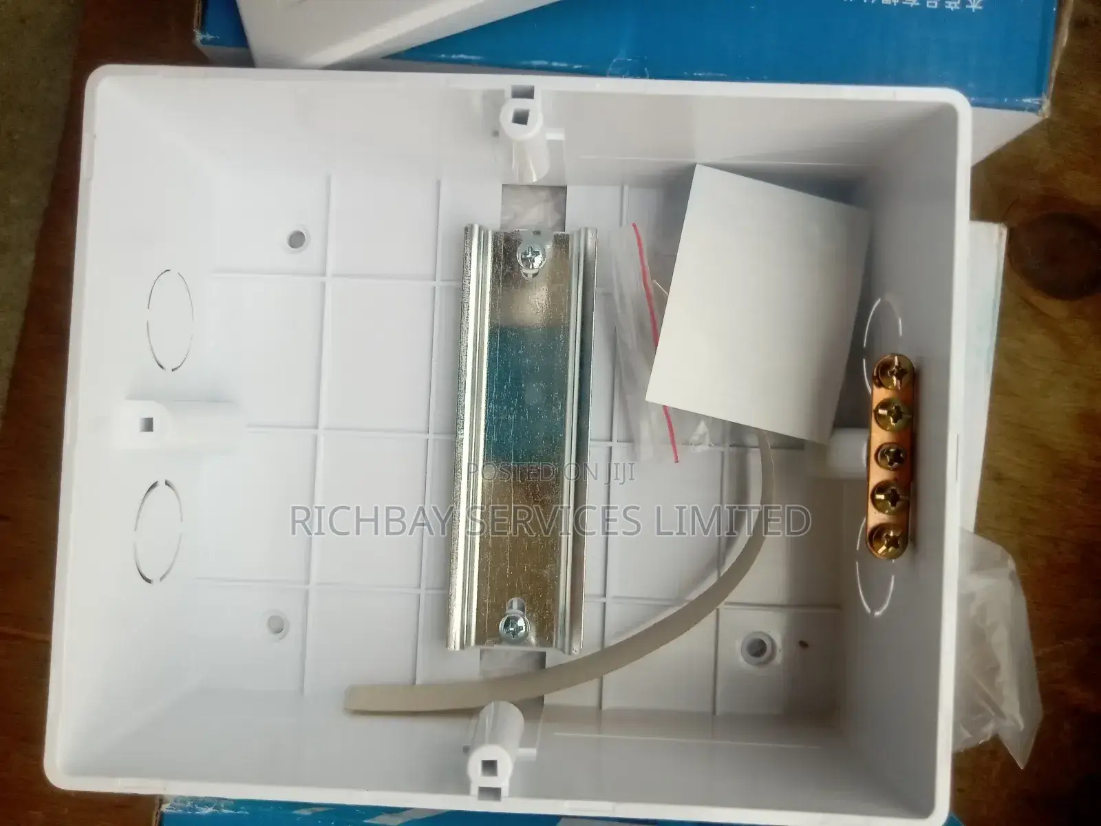 6 Way Breaker Box