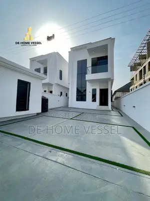 5bdrm House in Osapa london for sale