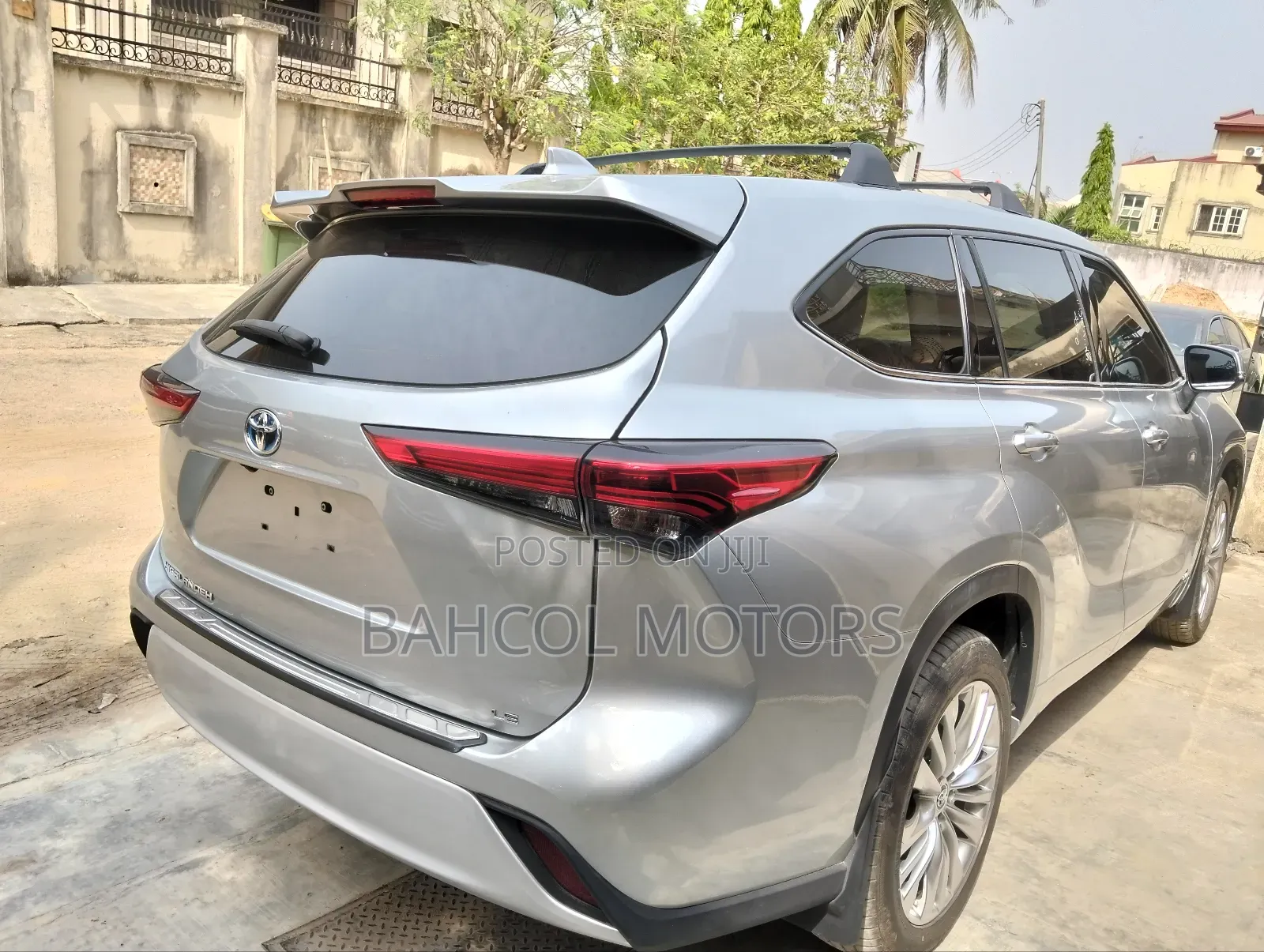 Toyota Highlander LE AWD 2020 Silver