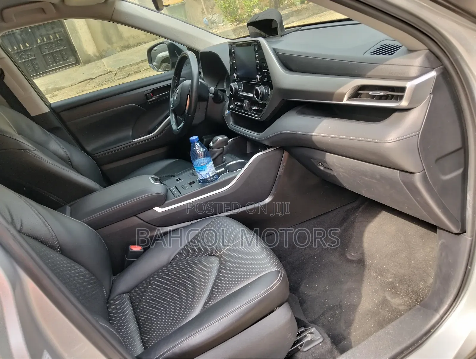 Toyota Highlander LE AWD 2020 Silver