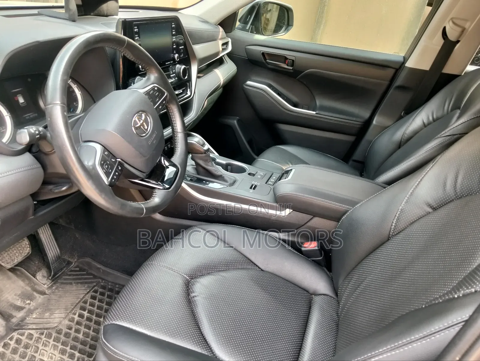Toyota Highlander LE AWD 2020 Silver