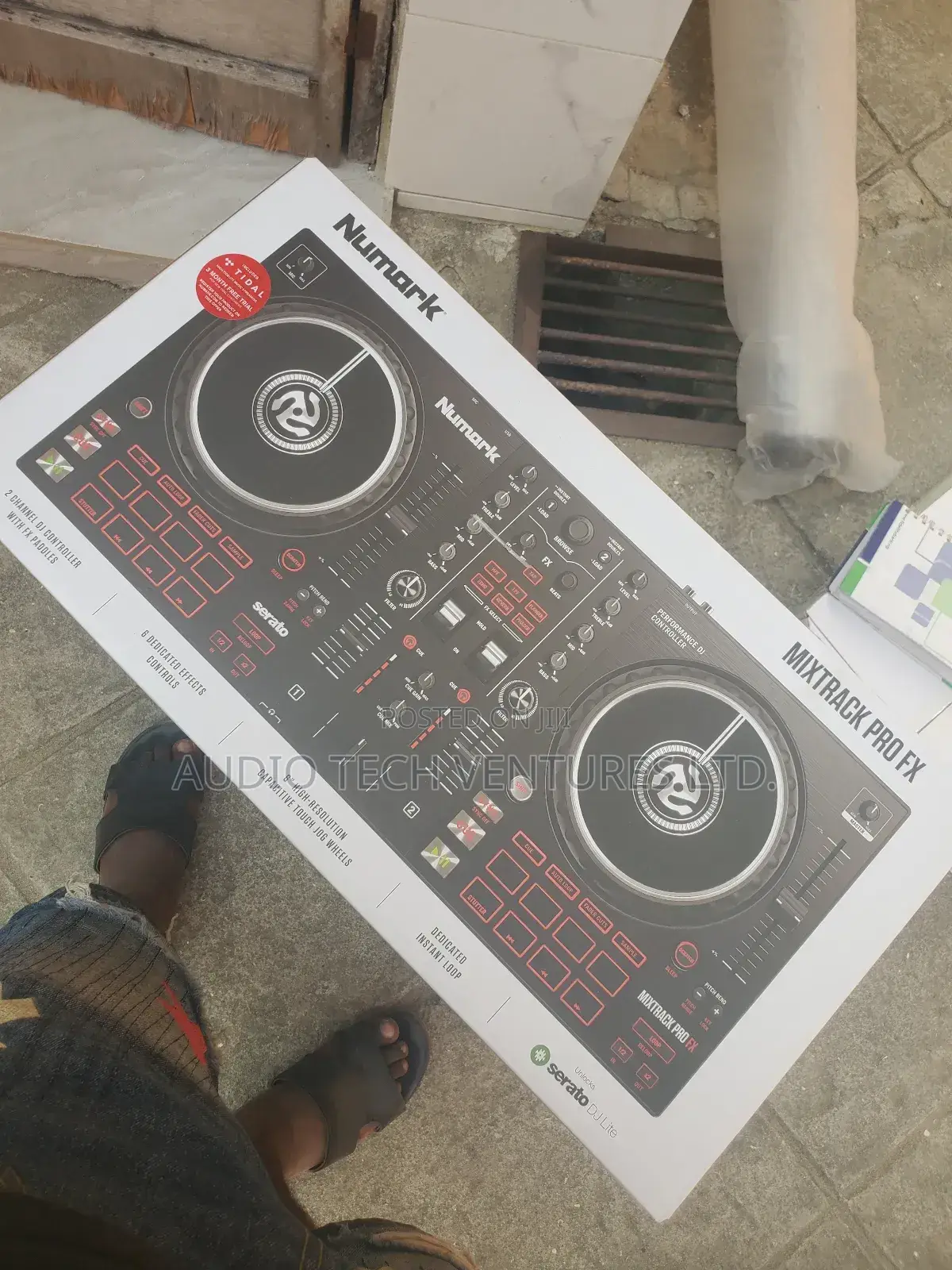 Numark Mixtrack PRO FX