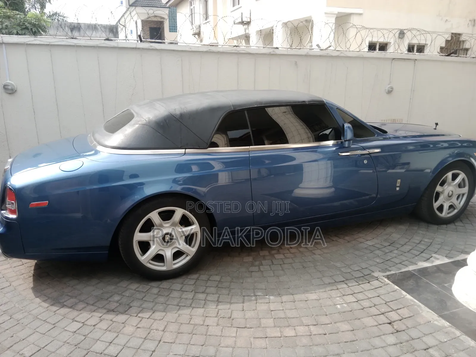 Rolls-Royce Phantom Drophead Coupe 2013 Blue