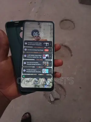 Photo - Infinix Smart 8 64 GB Blue