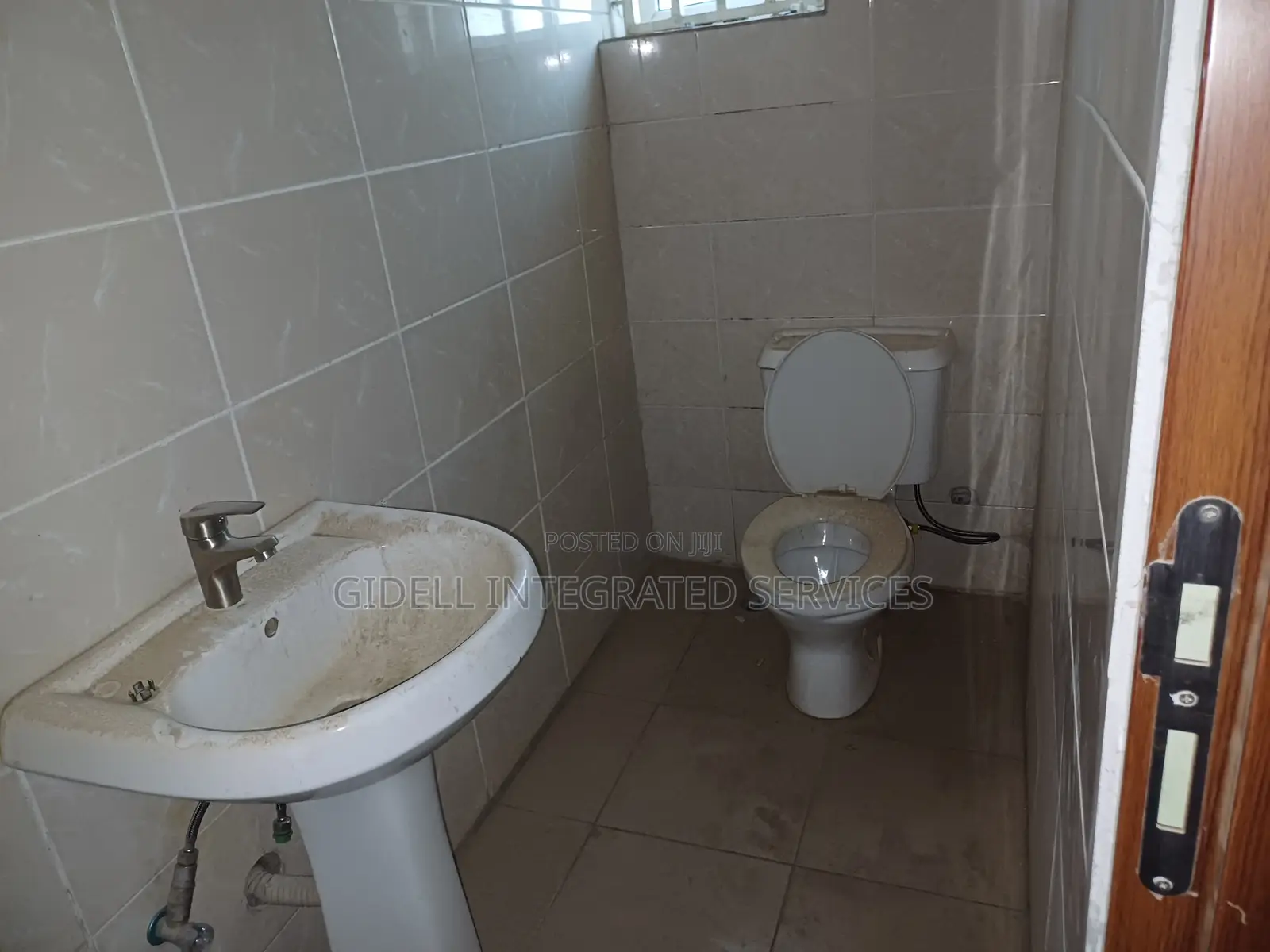 Serviced 250SQM Office Space With 8 Ensuite Offices