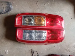 Rearlight Nissan Frontier 2005