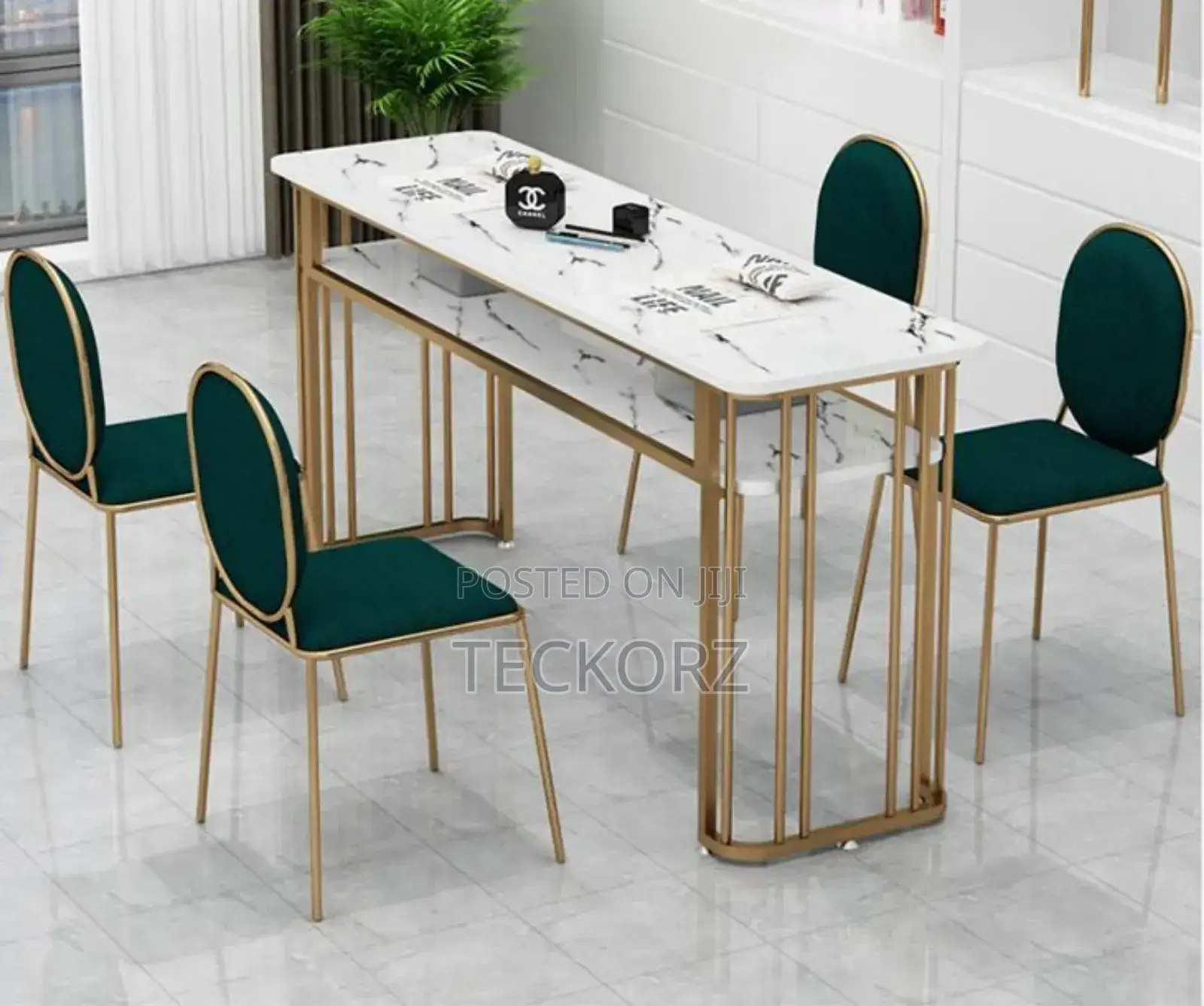 Nail Tech Workstation