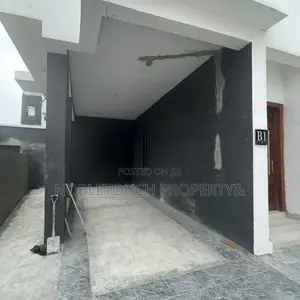 4bdrm Duplex in Ologolo Lekki Phase for sale