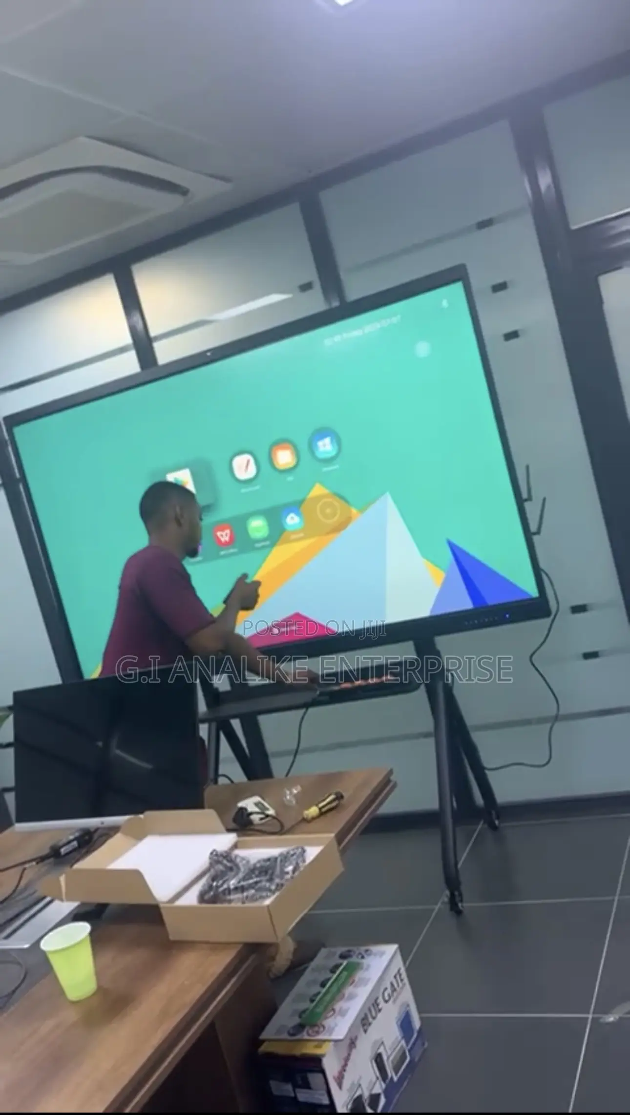 86"Riotouch UHD Creative Touch Panel Interactive Led.