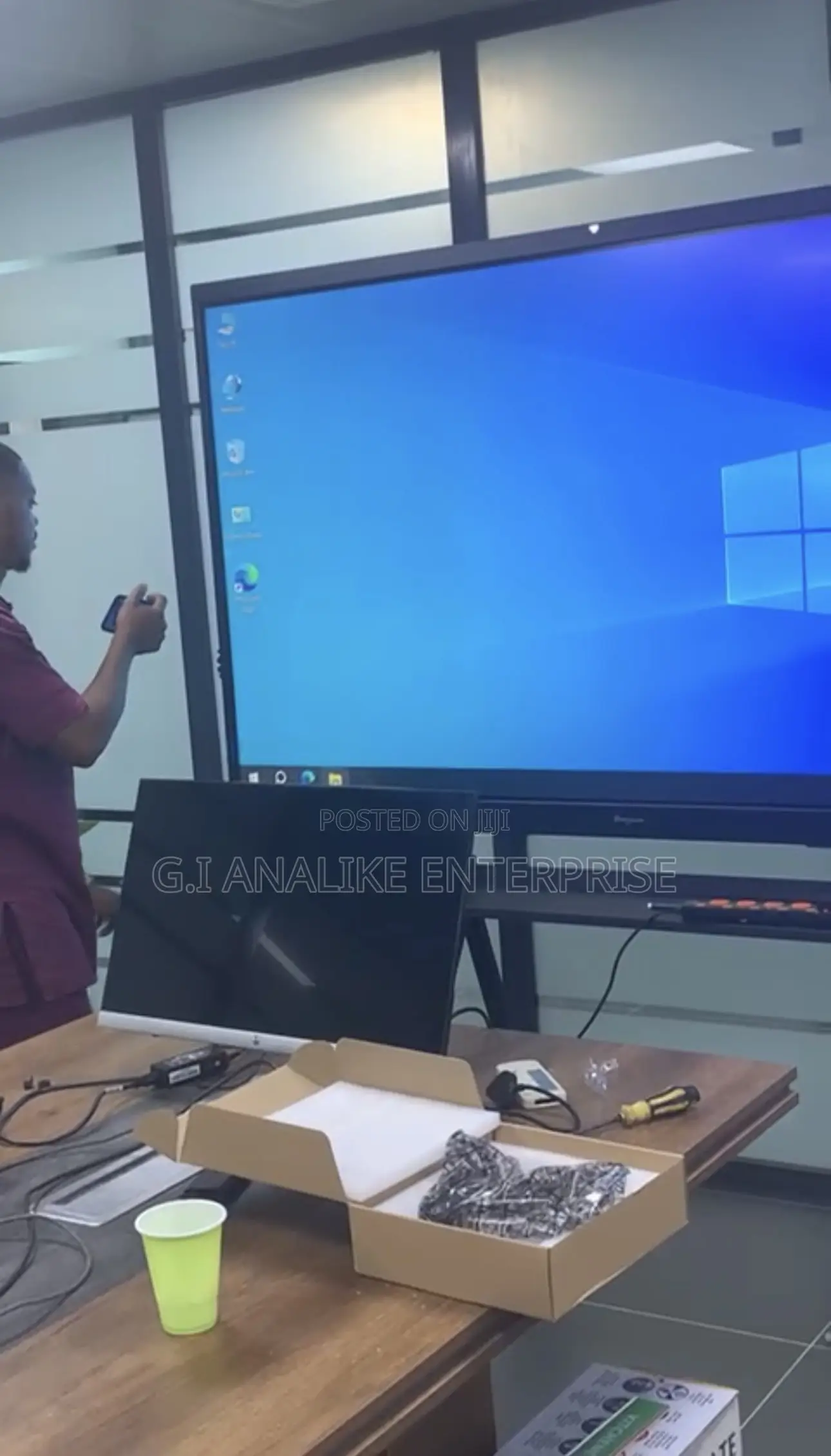86"Riotouch UHD Creative Touch Panel Interactive Led.