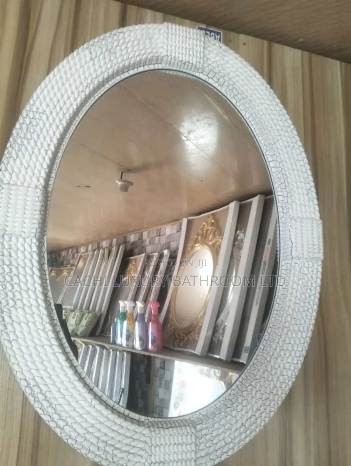 Anaka Mirror Without Light