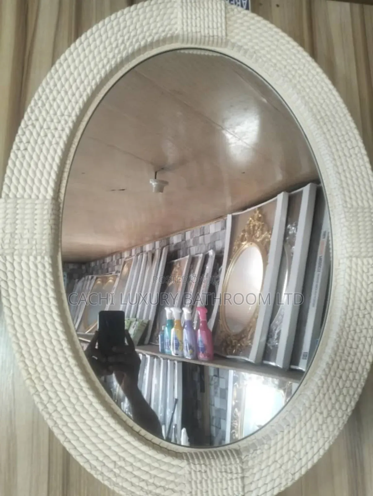 Anaka Mirror Without Light