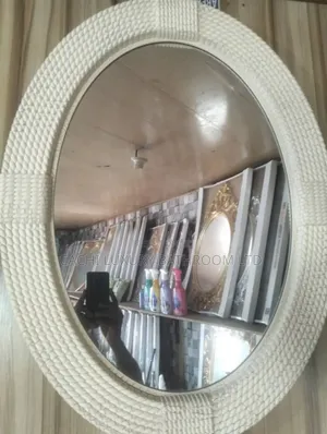 Anaka Mirror Without Light